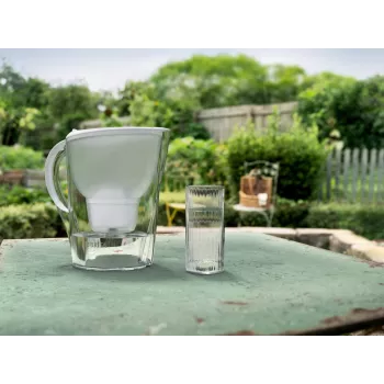 Jarra filtrante BRITA Marella XL con capacidad de 3,5 L y 2 cartuchos Maxtra+ Pro