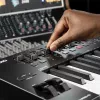 Controlador de teclado MIDI M-Audio Oxygen Pro 49 — 49 teclas, 16 pads, 9 faders, pantalla OLED, USB, MIDI-Out