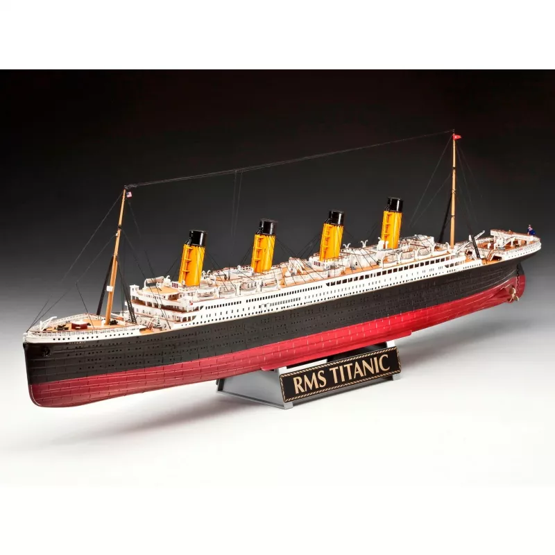Rv05715 - Revell -1:400 - set regalo - 100 años Titanic (edición especial)