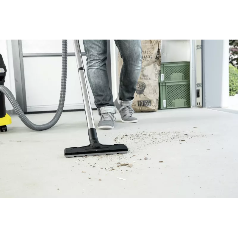 Aspirador en seco Karcher AD 4 Premium — 17 l, 600 W, sin bolsa, manguera metálica, tubo cromado