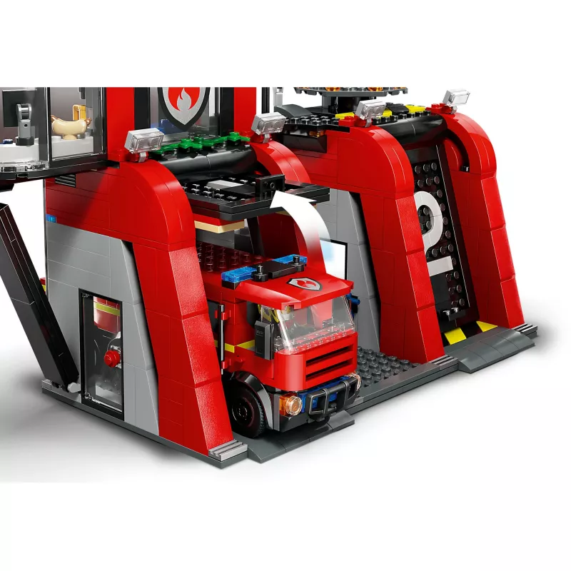 Juguete de construcción LEGO City Parque de bomberos con camión de escalera 60414 — 843 piezas, 5 minifiguras, 220×320×140 mm