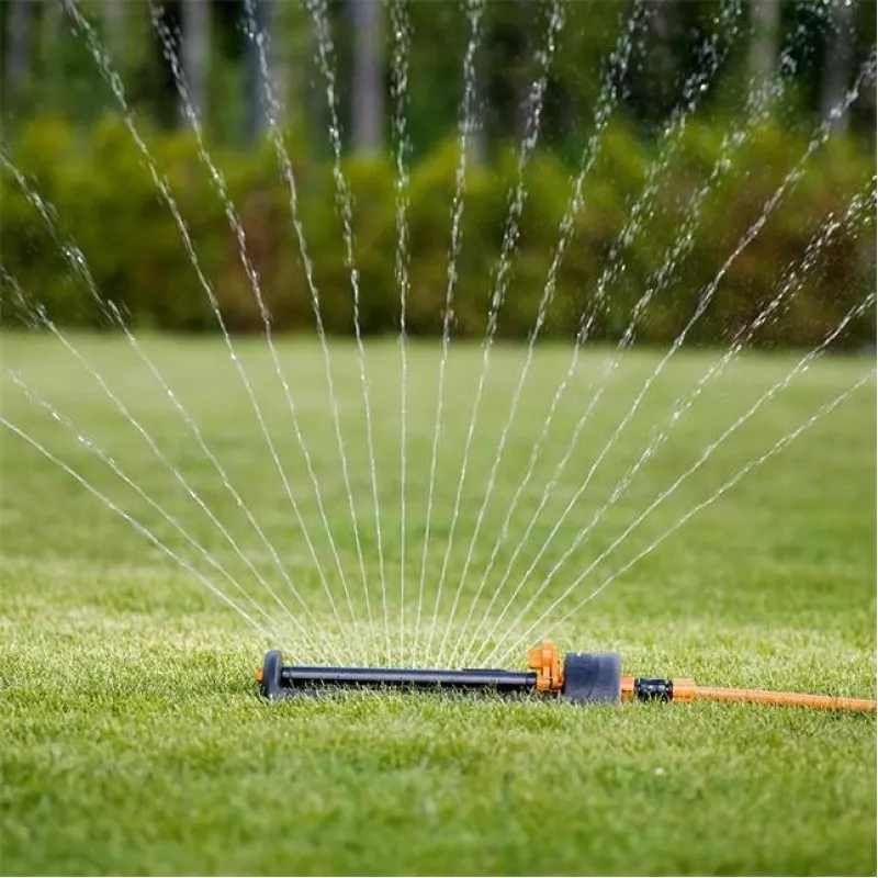 Aspersor de agua Fiskars 1023661 metal negro, naranja