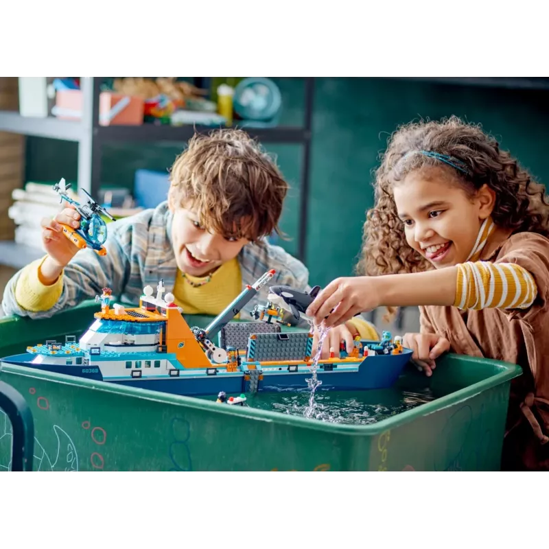 Juguete de construcción LEGO City barco de expedición ártica 60368 — 815 piezas, 7+ años, incluye 4 minifiguras