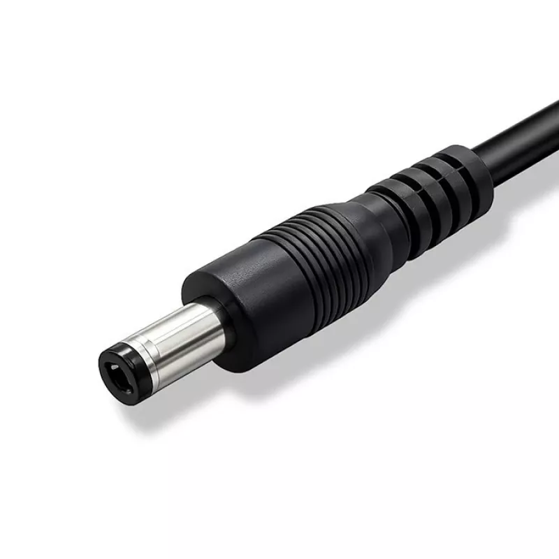 Cargador QOLTEC 36V–42V 4A para e-bike, conector macho DC 5,5×2,1 mm