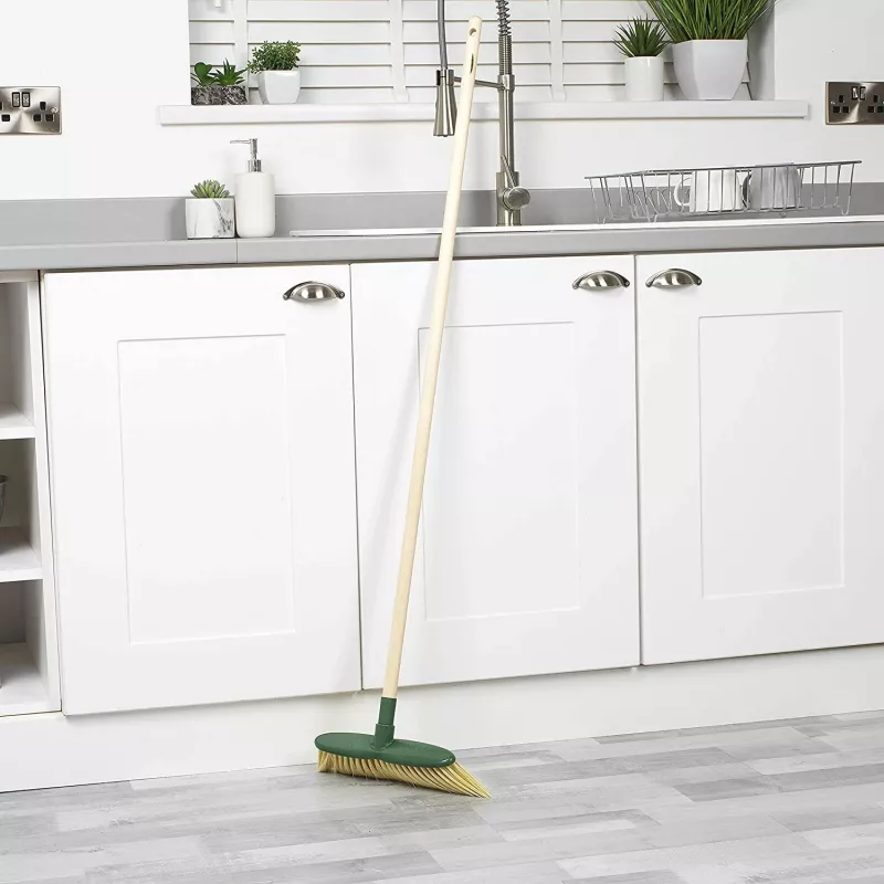 Escoba de suelo Beldray LA075277EU7 Eco Classic – utensilio de barrido manual, ligera para uso doméstico