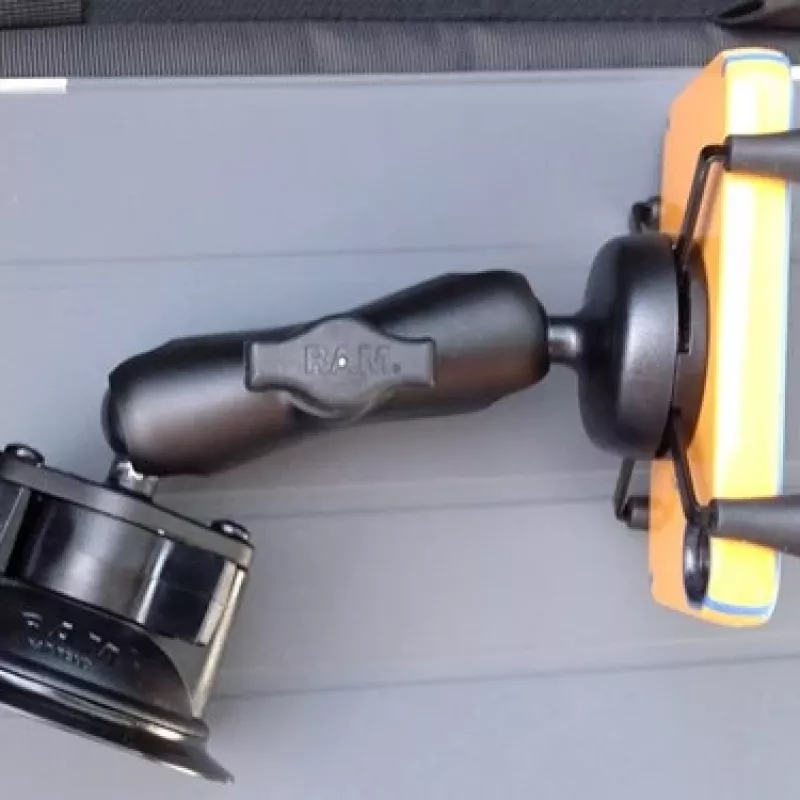 RAM Mounts soporte para teléfono X-Grip con ventosa Twist-Lock