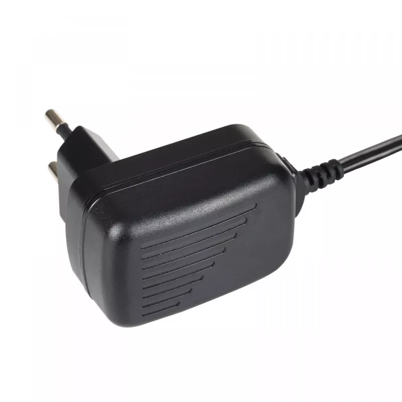 Fuente de alimentación universal Akyga AK-TB-33, 5 V, 2 A, 10 W, 5,5 x 2,5 mm, 1,5 m