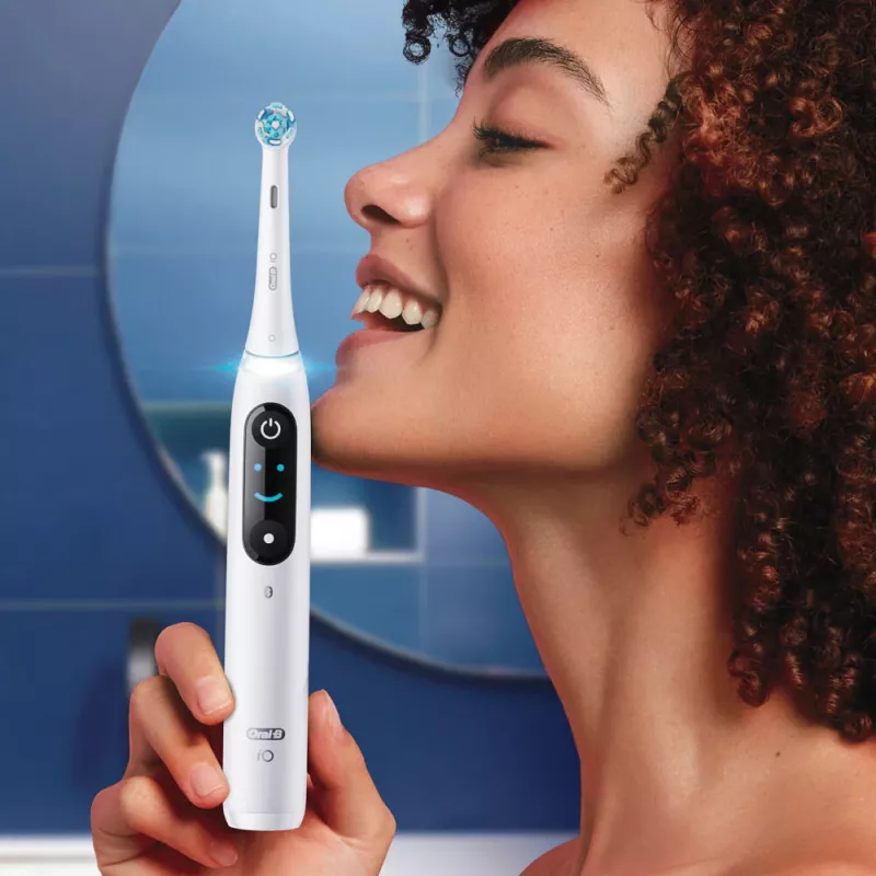 Cepillo de dientes eléctrico Oral-B iO9 iOM9.1A1.1AD blanco