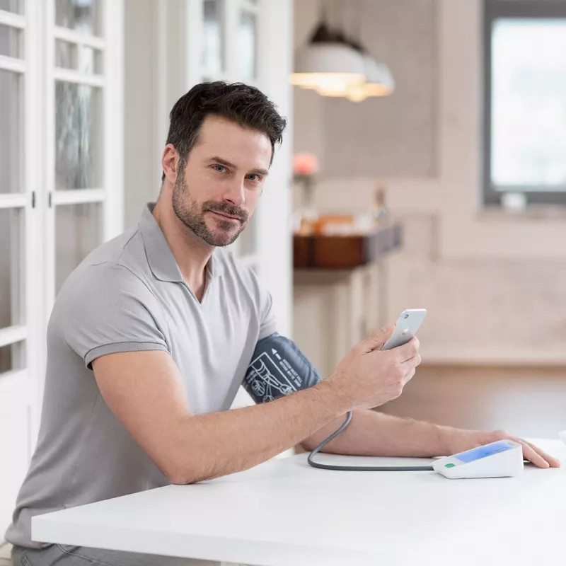 Tensiómetro de brazo Medisana BU 584 connect