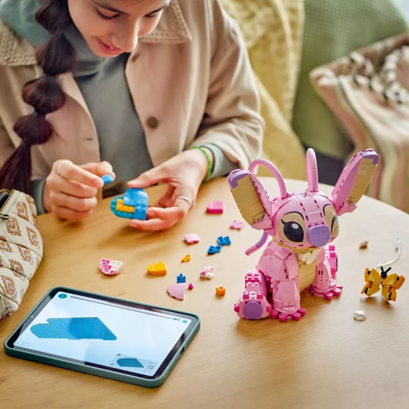 LEGO Disney Sammel-Minimodell Andzia Angel 43257 — 784 piezas, 250 mm de altura, para niños a partir de 9 años