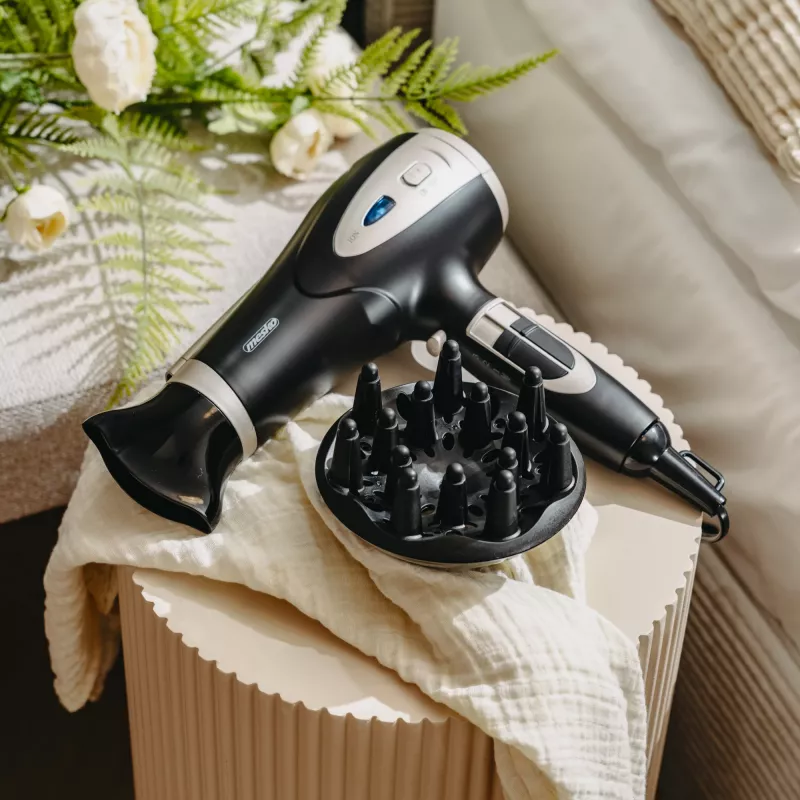 Adler Mesko MS 2287 secador de pelo 2400 W negro, champán