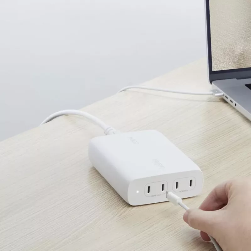 Belkin BoostCharge Pro cargador de pared GaN USB-C de 4 puertos y 200 W, blanco (WCH015VFWH)