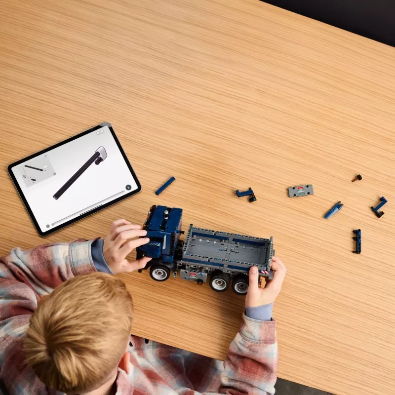 LEGO TECHNIC 42203 Camión volquete