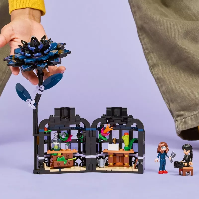Set de construcción LEGO Wednesday 76784 flor de Dahlia Negra — modelo decorativo, 358 piezas, 9+ años