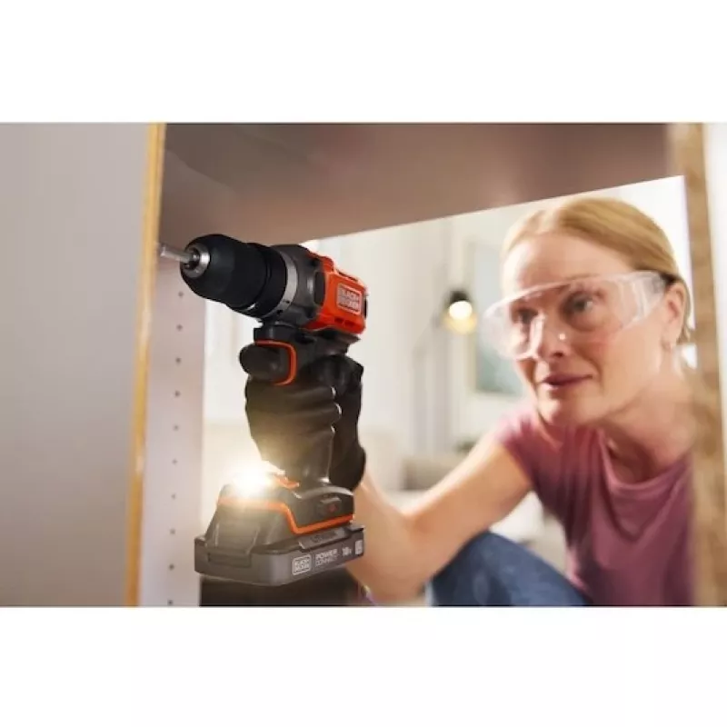 Atornillador a batería Black & Decker BCD382XN 18V — taladro compacto de 18 V (sin batería)