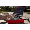 Akai MPK Mini Play MK3 teclado controlador MIDI con controlador de pads, USB, negro/rojo