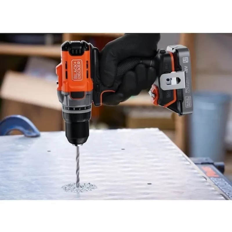 Atornillador a batería Black & Decker BCD382XN 18V — taladro compacto de 18 V (sin batería)