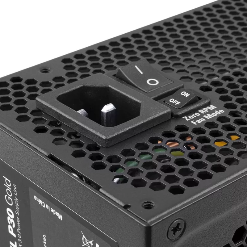 1000W Sharkoon REBEL P30 Gold 1000W ATX3.0 (negro, 4x PCIe, gestión de cables, 1000 Watt)