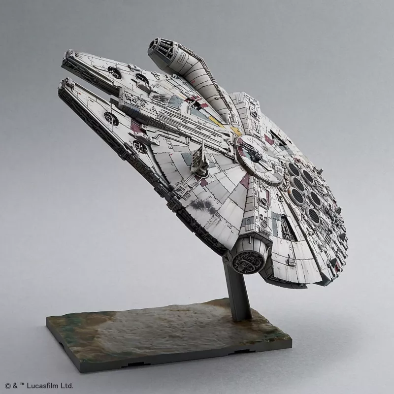 Maqueta REVELL Millennium Falcon escala 1:144 — kit de plástico nave espacial
