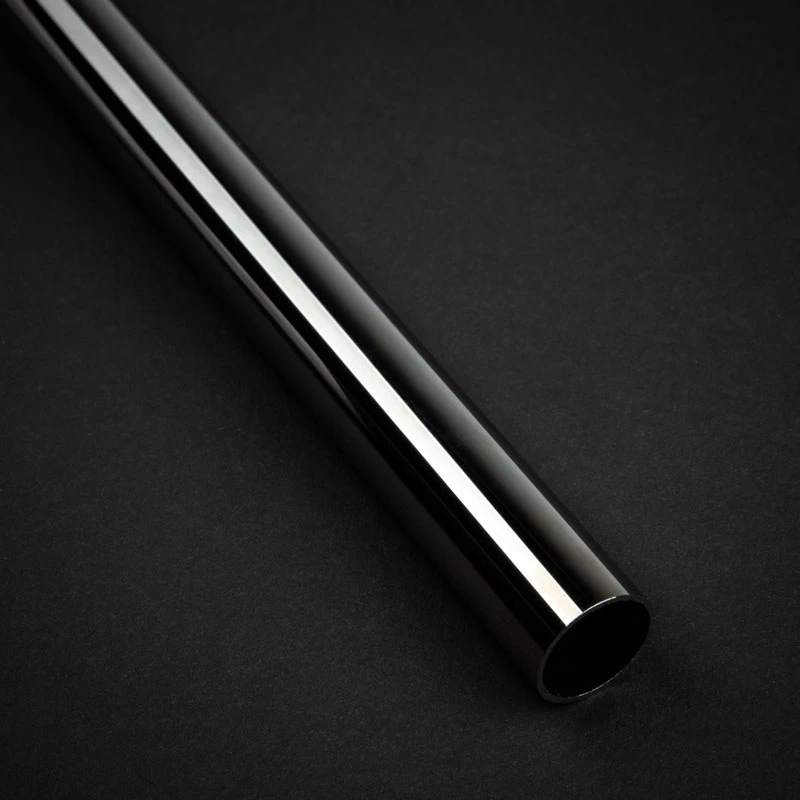 Tubo rígido de latón sin bisel Bitspower 14 mm DE, 500 mm, negro brillante