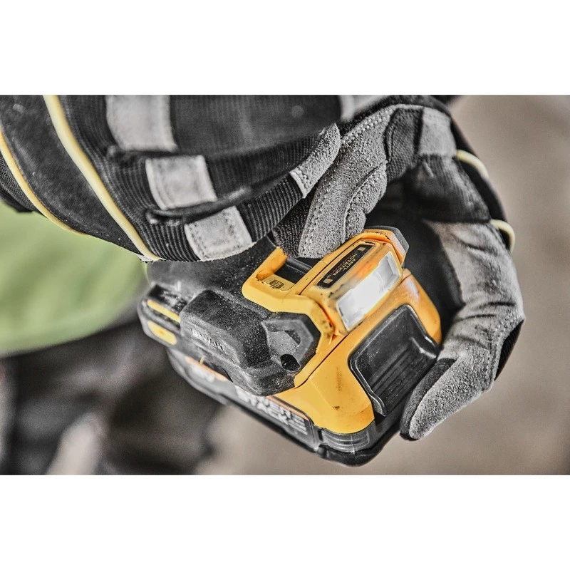 Taladro atornillador sin batería ni cargador 18 DCD800NT