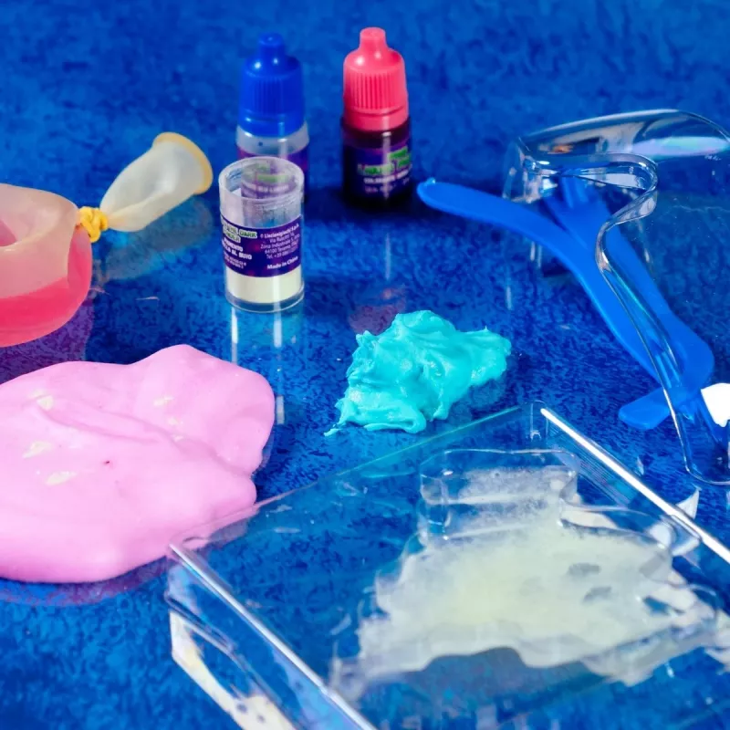 Juego de construcción científico Liscianigiochi Crazy Science Slime en la oscuridad 304-PL89239 — set de experimentos con slime que brilla en la oscuridad