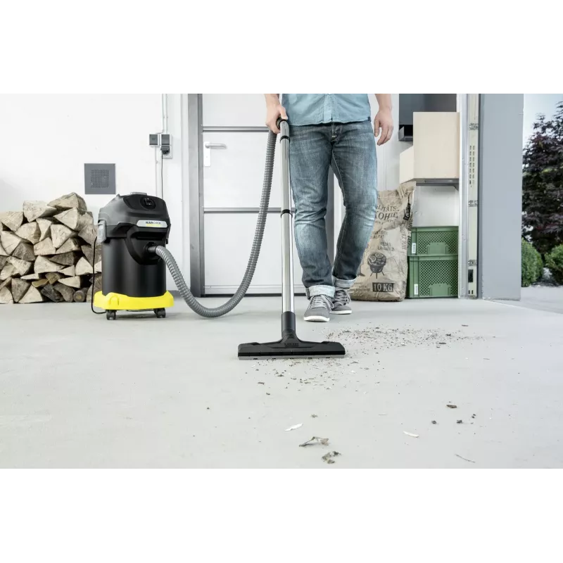 Aspirador en seco Karcher AD 4 Premium — 17 l, 600 W, sin bolsa, manguera metálica, tubo cromado