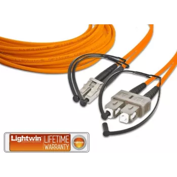 Cable de conexión de fibra óptica Lightwin [1x conector macho LC – 1x conector macho SC] 50/125µ multimodo OM2 1,00 m Lightwin (LDP-50 LC-SC 1.0)