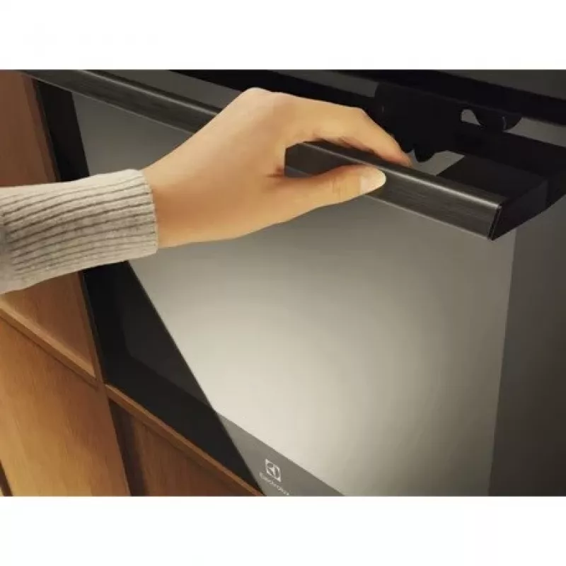 Horno eléctrico empotrable Electrolux LOE8H39Z — 72 l, pirolítico, aire caliente, grill, pantalla TFT, A+