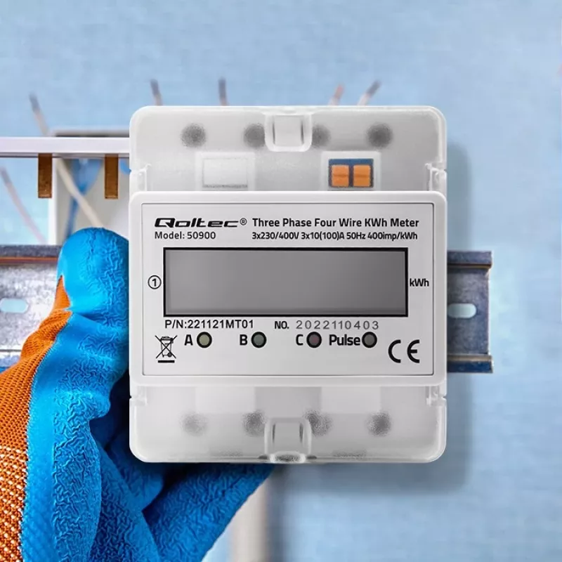 Medidor de energía electrónico trifásico QOLTEC 50900 400V LCD 4P