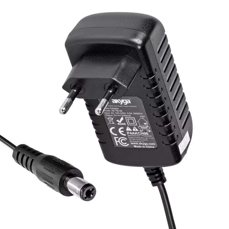 Fuente de alimentación universal Akyga AK-TB-11 9 V / 1 A, 9 W, conector de 5,5 x 2,1 mm, 1,5 m