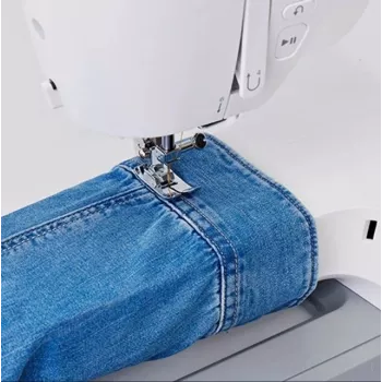 Máquina de coser SINGER CE677