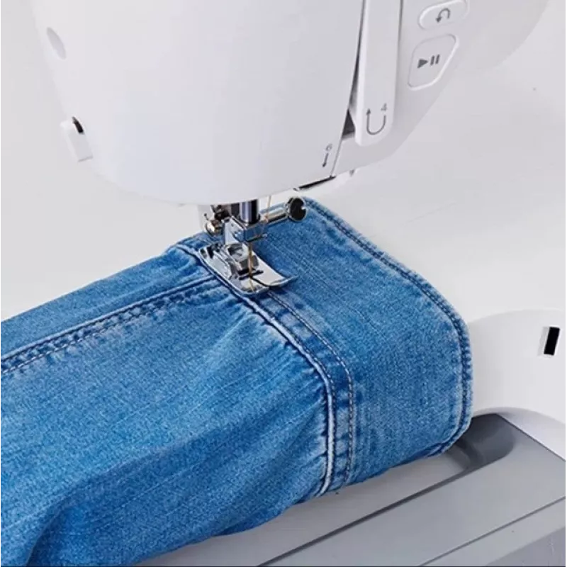 Máquina de coser SINGER CE677