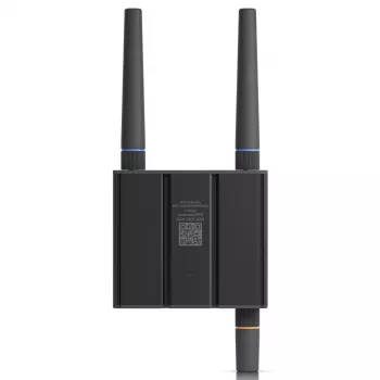 Router de red móvil Ubiquiti UMR-Ultra — 4G LTE, NanoSIM, Wi-Fi 2,4 GHz (802.11g), 2x RJ-45, 3 antenas SMA externas, 5–30 V DC