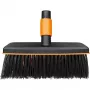 Escoba Fiskars 1001417 negra naranja