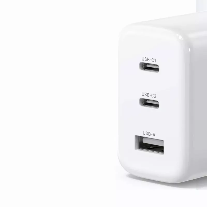 Cargador de pared UGREEN CD275 2× USB Type-C 65W Blanco — Doble USB-C 65W carga rápida, entrada 100–240V