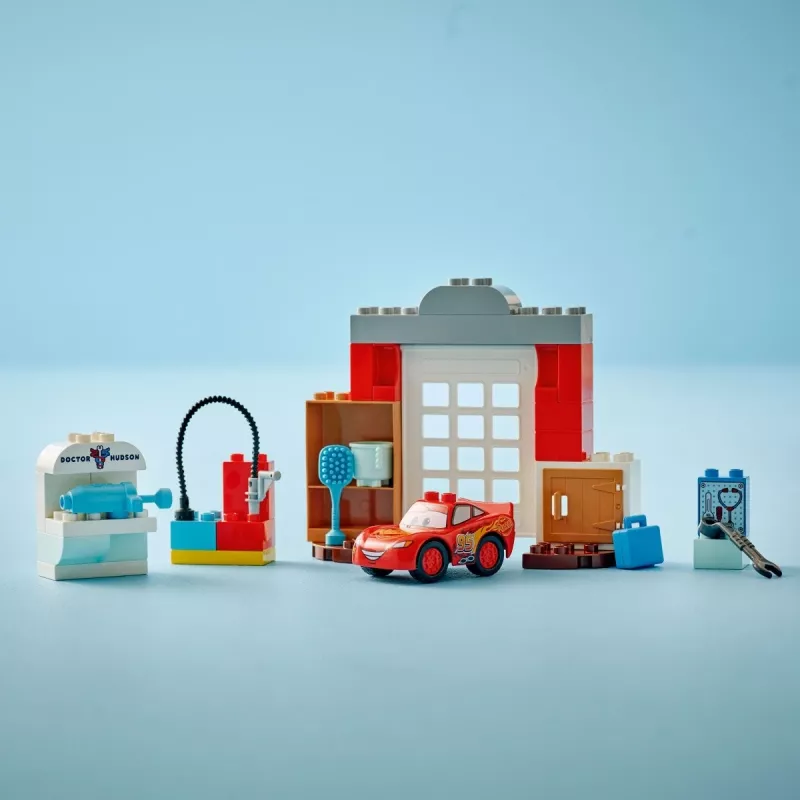 Juguete de construcción LEGO DUPLO 10456 Disney La visita de McQueen al taller de Doc — 35 piezas, para niños a partir de 2 años, bloques grandes