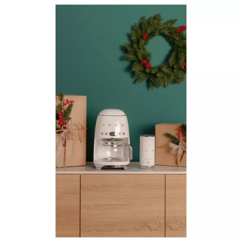 Cafetera Smeg 50's Style DCF02CREU 1,25 litros crema