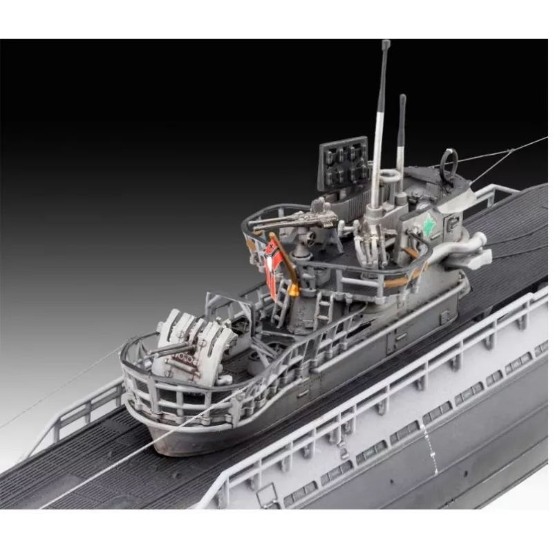 Maqueta de plástico German Submarine T.IX C/40 1/144