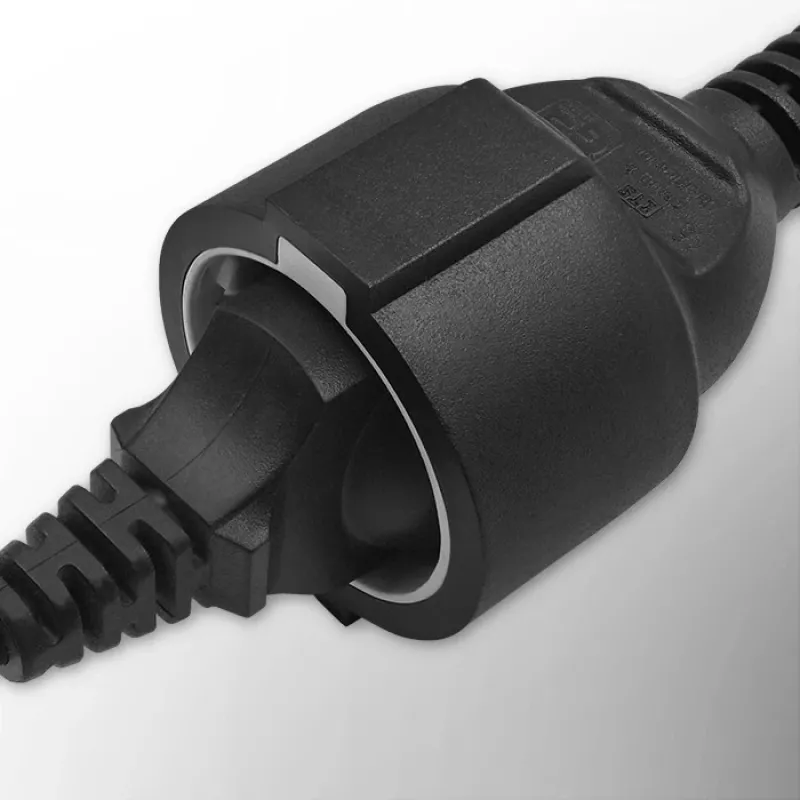 Adaptador de red QOLTEC 53906 IEC 320 C14 a SCHUKO 16A 250V