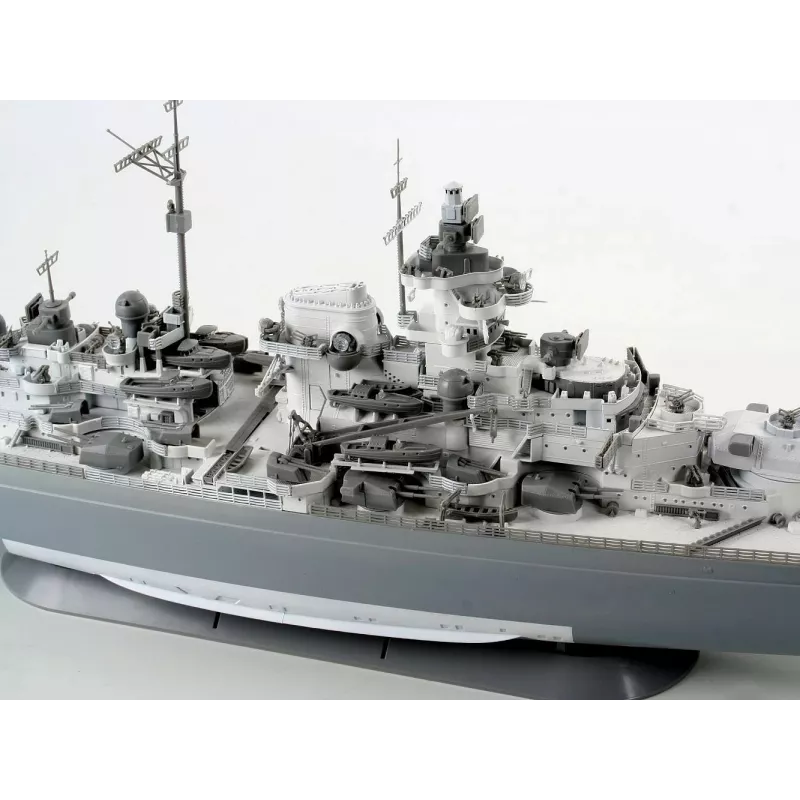 Maqueta de barco de plástico REVELL Tirpitz escala 1:350