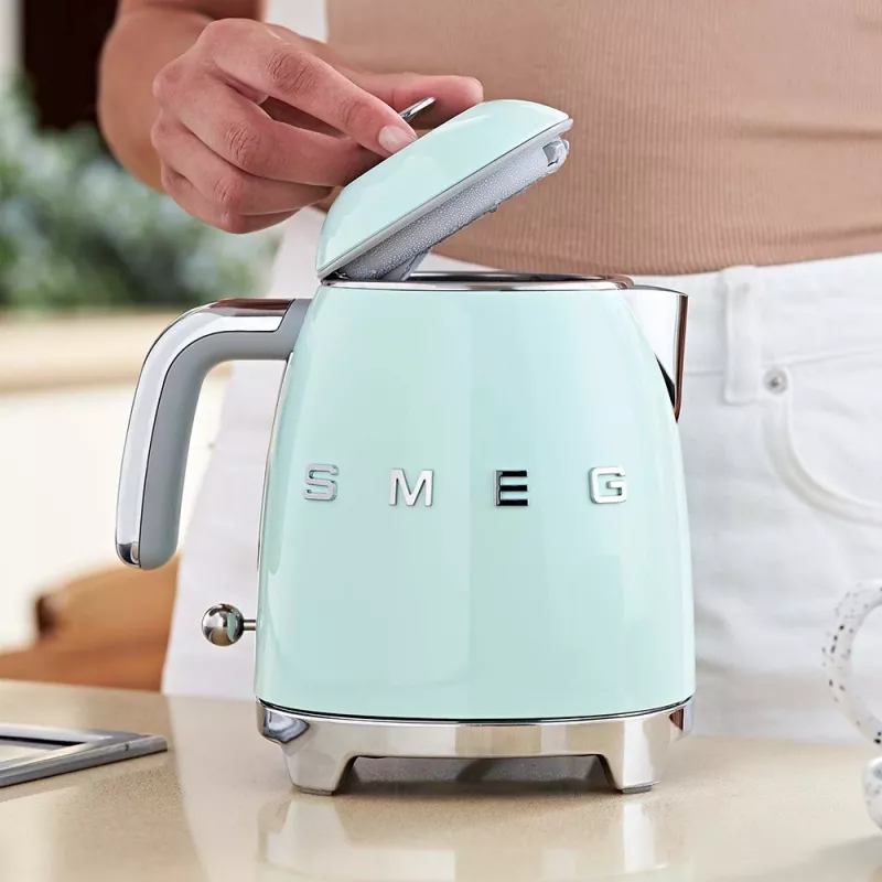 Hervidor Smeg 50's Style KLF05PGEU verde pastel