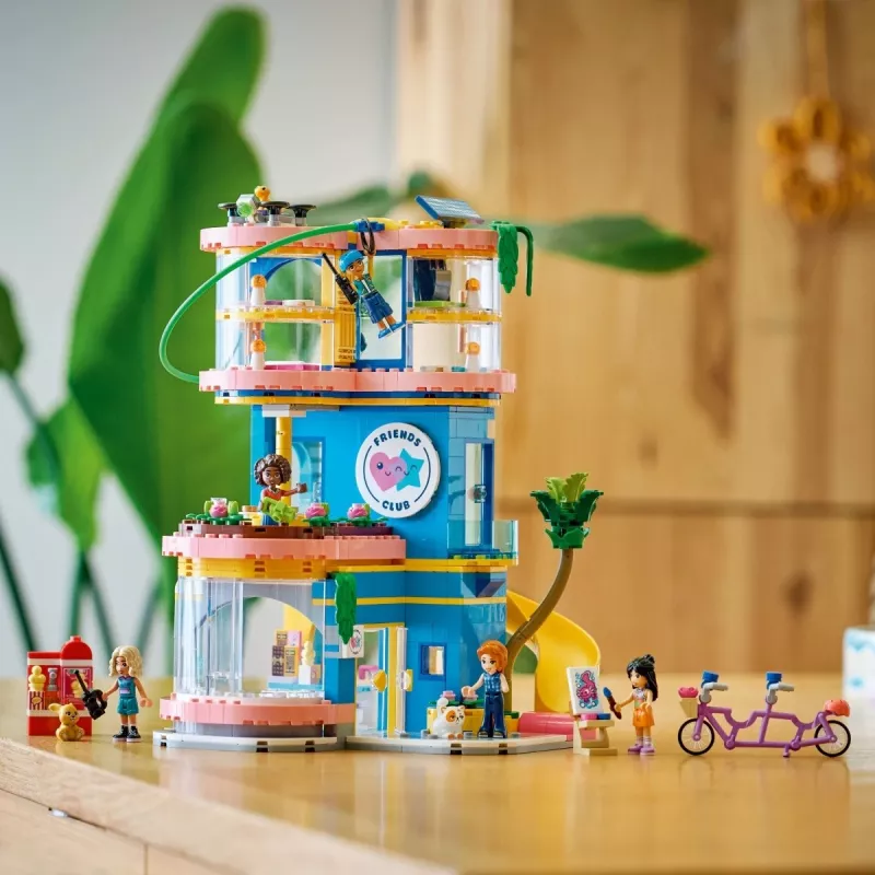 LEGO Friends 42689 Club de amigos de Heartlake City
