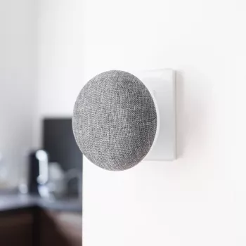 Timbre de puerta Hombli Doorbell Chime 2 de Avanca International BV – inalámbrico 433,92 MHz, AC 110–240 V, conector Type-C, gris/blanco