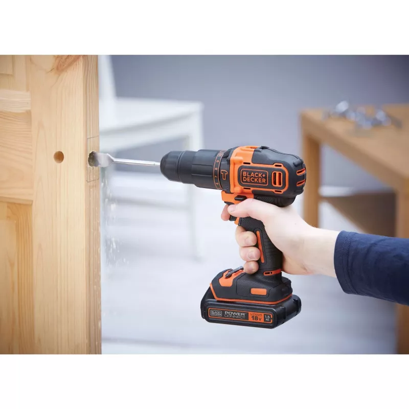 Atornillador-taladrador percutor con batería BLACK+DECKER BCKSB04