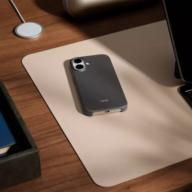 Apple Beats Funda para iPhone 17 con MagSafe y control de cámara — Gris granito