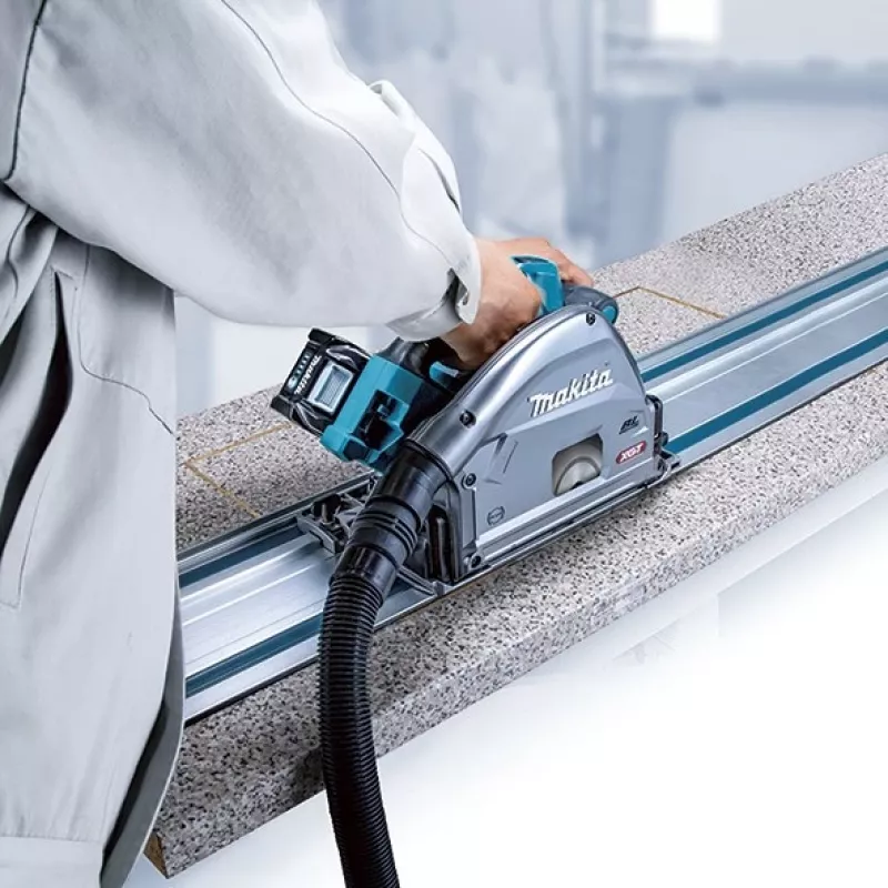 Makita SP001GZ03 40V XGT sierra circular de inmersión a batería, 165 mm