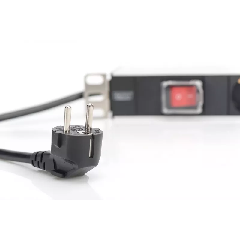 Regleta de enchufes de aluminio Digitus con interruptor. 7 tomas de seguridad. Cable de 2 m