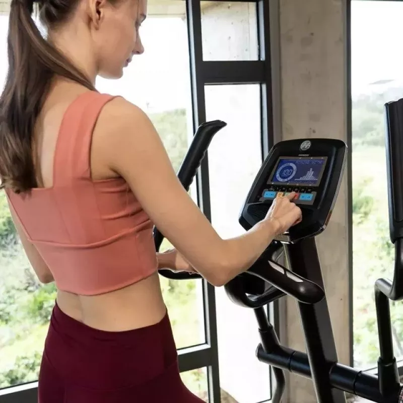 Máquina elíptica Horizon Fitness Andes 5.1 — 20 niveles de resistencia, 12 programas, 50,8 cm de zancada, 136 kg de peso máximo de usuario