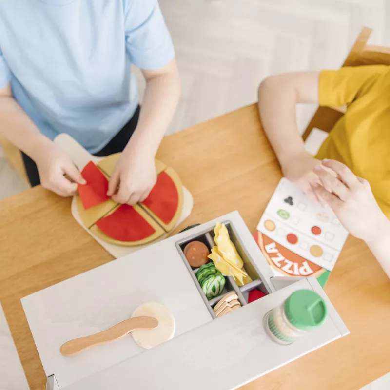 Melissa & Doug Top & Bake Pizza Counter Set de juego de madera